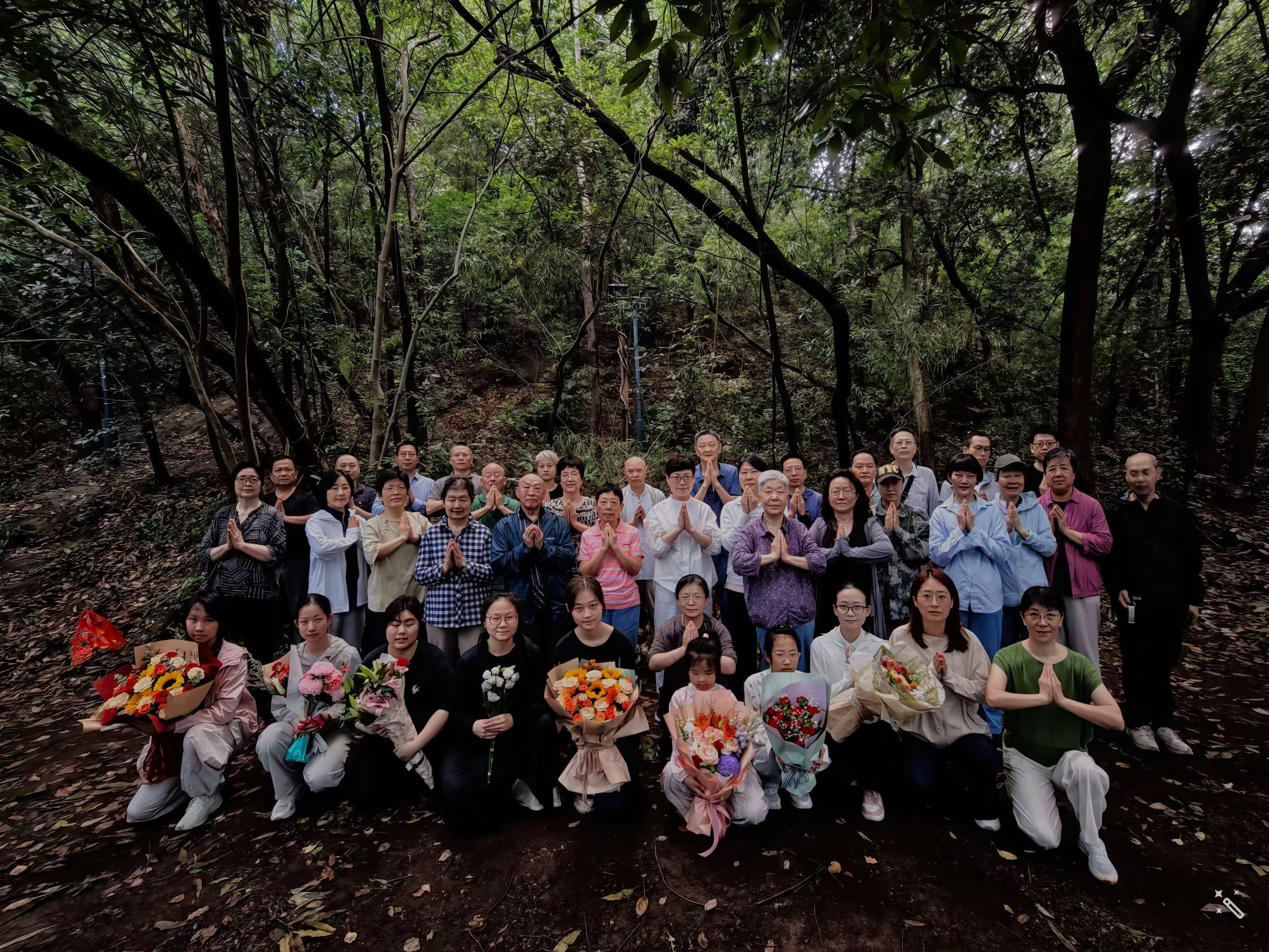 来到圣宗净悟老法王虹化地