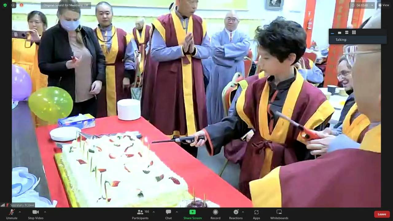 顶礼感恩 薄伽梵 师尊恩赐圣密教法和家庭聚餐！